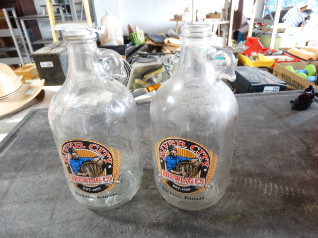 lot 6453 image: 2 Half gallon jars.