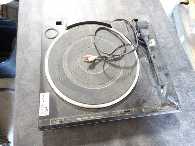 lot 6483 image: Record player.