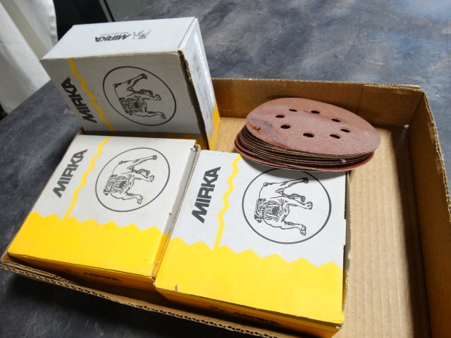 lot 6508 image: Lot of sanding pads.