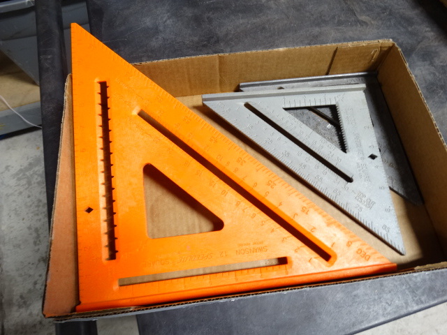 lot 6510 image: 3 Speed squares.