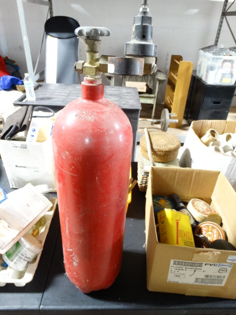 lot 6522 image: Unknown gas cylinder.