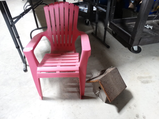 lot 6576 image: Small childs lawn chair and wooden bird house.