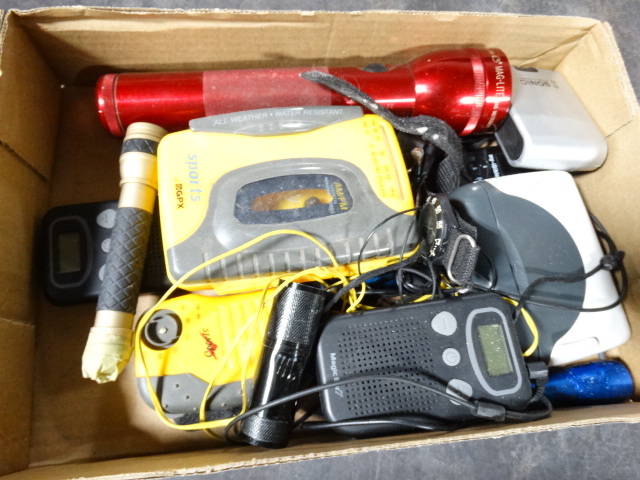 lot 6580 image: Lot with cassette players, flashlight, my I bible and more.