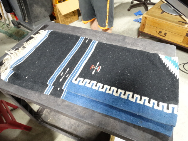 lot 6594 image: Small blanket.