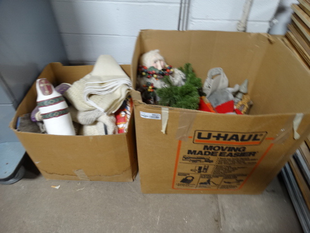 lot 6631 image: 2 Boxes of christmas decor.