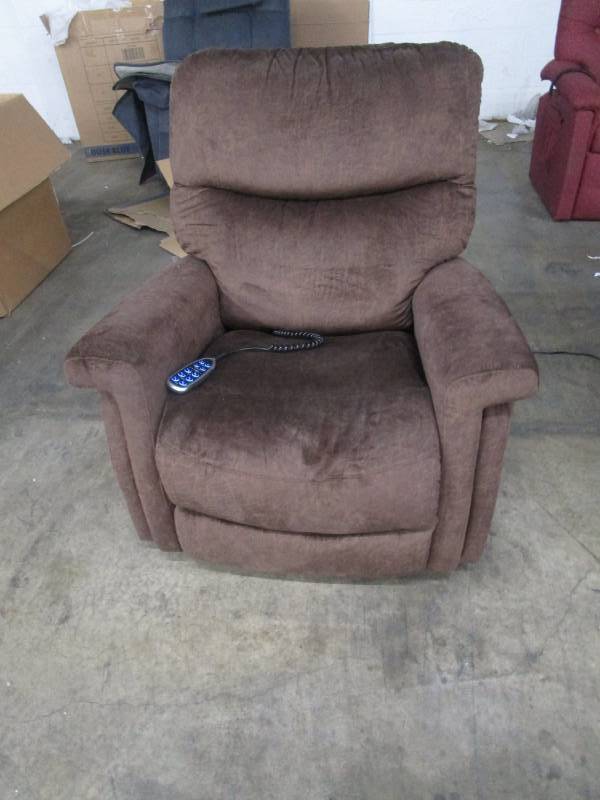 lot 1396 image: Lazy Boy Power Recliner