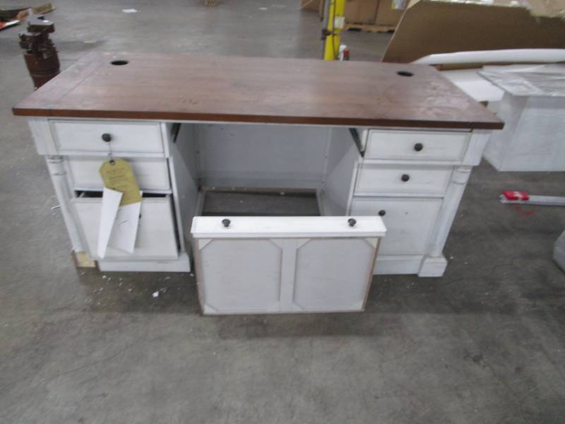 lot 1473 image: Executive Desk Will Need Repair