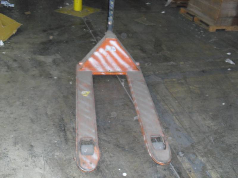 lot 4342 image: Pallet Jack for Parts or Repair