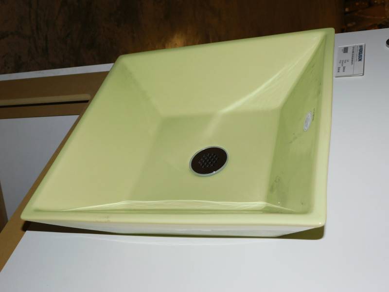 lot 5627 image: Ronbow Sink Used In Display