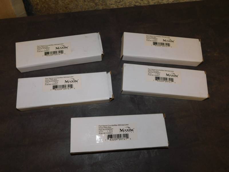lot 5694 image: Lot of Maxim Counter Mxinterlink 4 Direct Wire Boxes