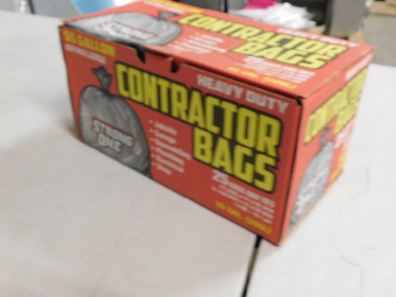lot 5806 image: Pitt Plastics 55 gal Contractor Bags