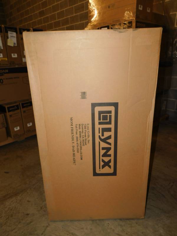 lot 5578 image: Lynx - Insulated Jacket For Sedona L700 42  Built In Grill