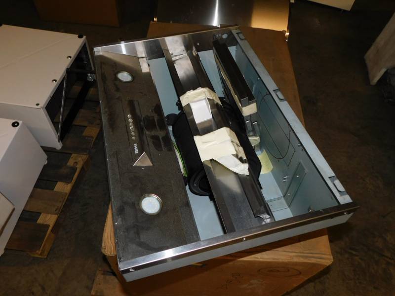 lot 5595 image: AK9228AS Zephyr Monsoon I 28 600CFM One-Piece Insert