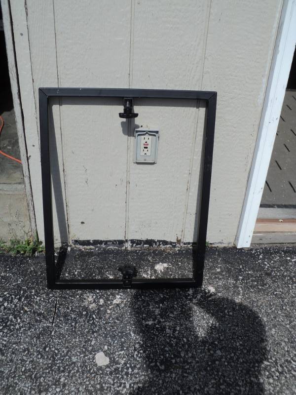 lot 8649 image: Metal Frame, 20 x 25, can be used with square poles, not included