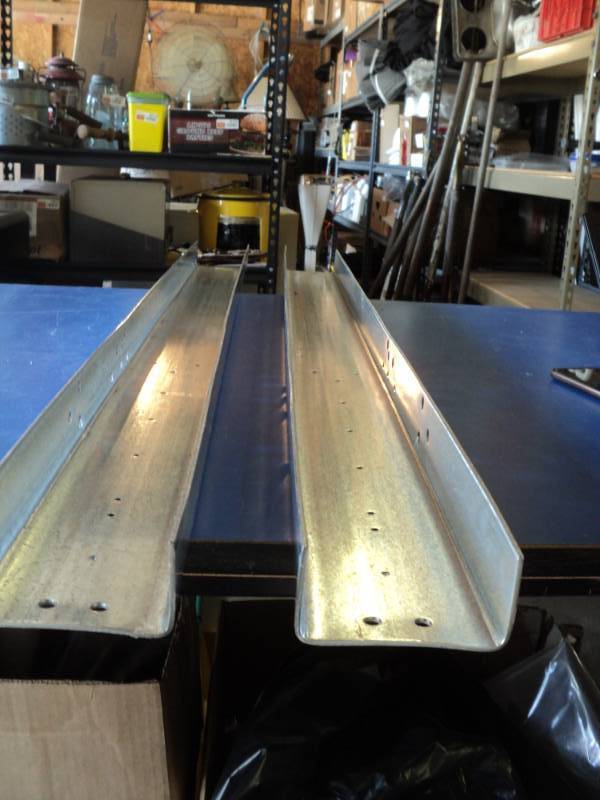 lot 8660 image: (1) pair steel brackets, 2 x 4 x 52-12
