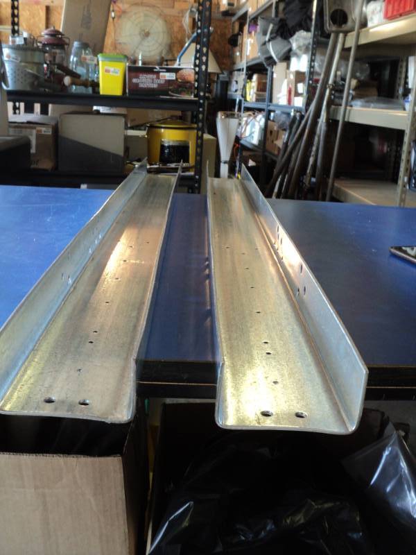 lot 8661 image: (1) pair steel brackets, 2 x 4 x 52-12