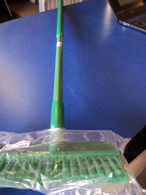 lot 8665 image: (1) Vikan Scrub Brush 70472, 9-12 brush w 52 handle