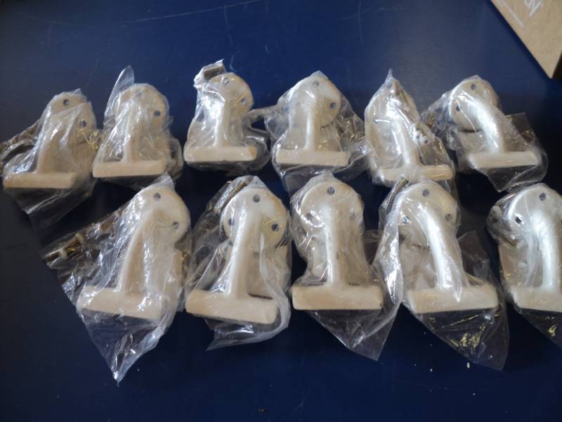 lot 8695 image: (11) ct lot Aluminum Handrail wall mount, white, handrail not included
