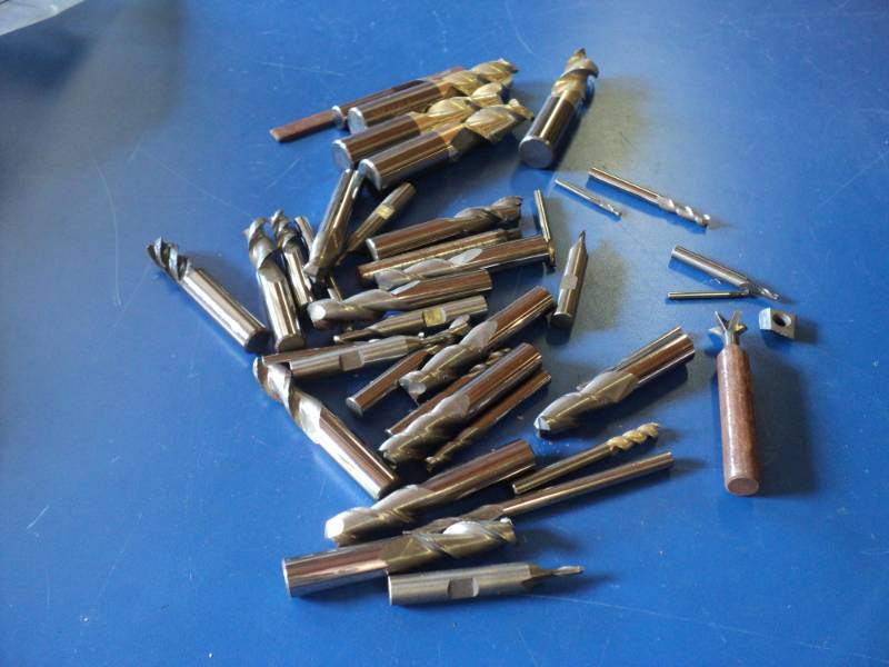 lot 8697 image: (38) ct mixed lot drill bits, assortment of sizes, styles and brands