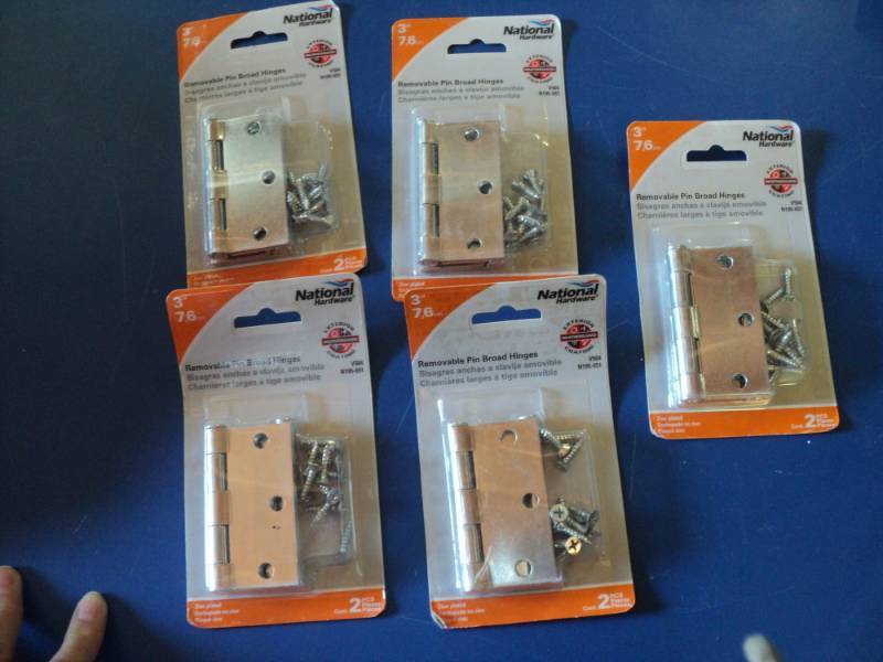 lot 8706 image: (5) packages National Hardware removable pin broad hinges 3