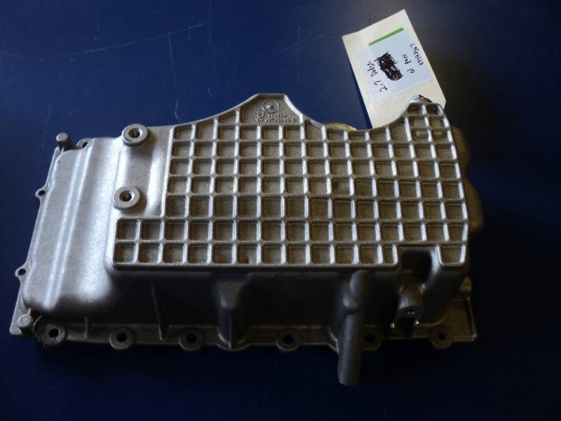 lot 8717 image: 2.7 Dodge Oil Pan, 04792367