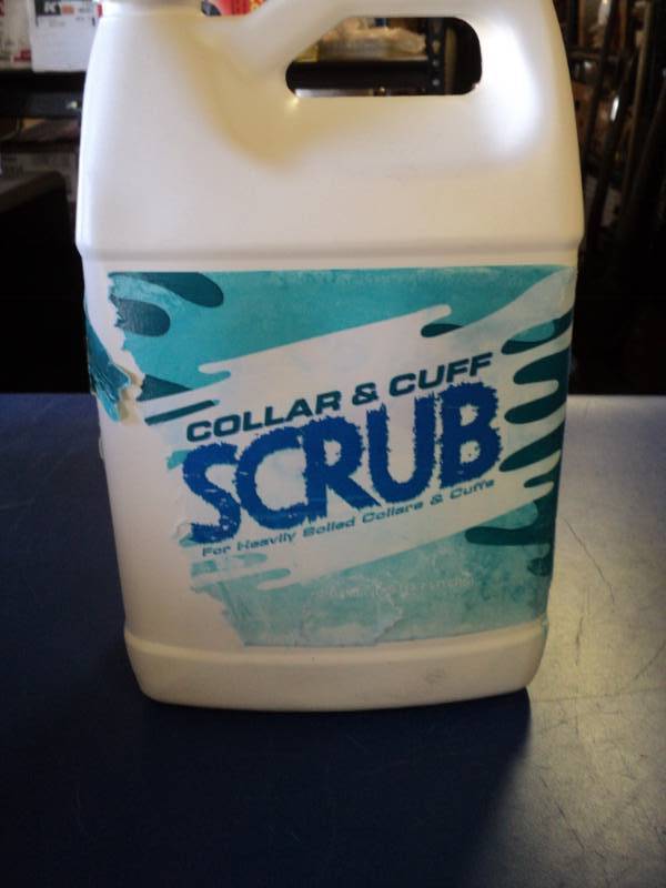 lot 8760 image: (1) Gallon Collar & Cuff Scrub