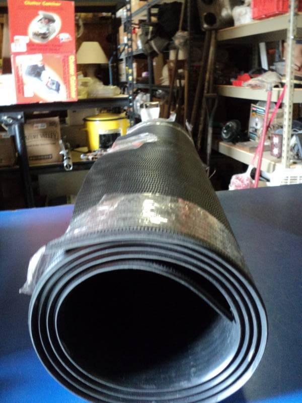 lot 8771 image: (1) roll Rubber mat, 29-12 x approx 8 long