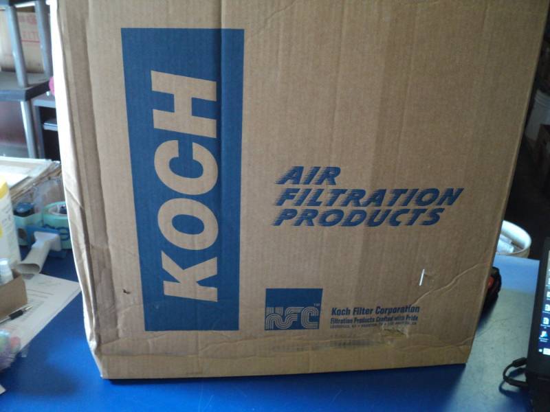 lot 8821 image: (1) box Koch Air Filter Products 274-220-220, 22 x 22 x 1, (12) filters in box