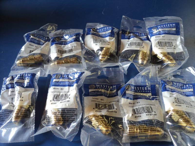 lot 8801 image: (10) Western Enterprises Adaptor CGA 510--300 One PC