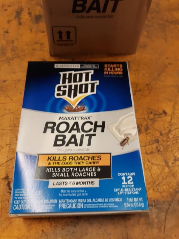 MaxAttrax® Roach Bait