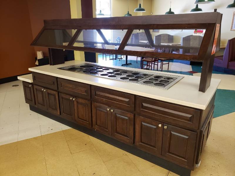 lot 8501 image: Salad bar refrigerated table