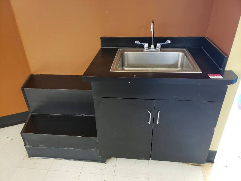 lot 8503 image: Sink and built in cabinet