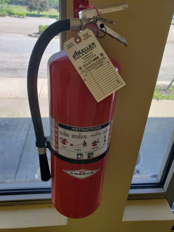 lot 8505 image: Amex fire extinguisher