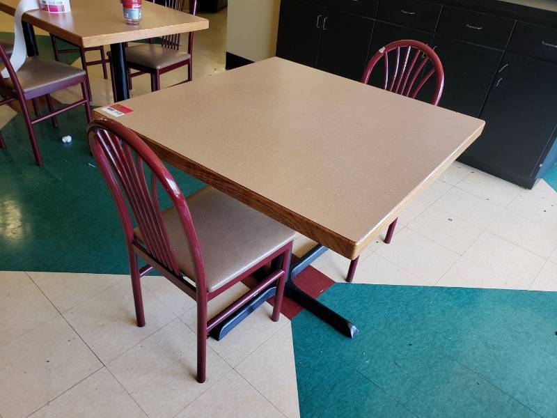 lot 8508 image: Table and 2 chairs