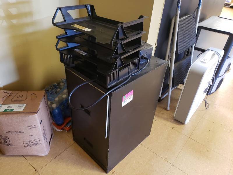 lot 8521 image: File cabinet, Apc back up, table