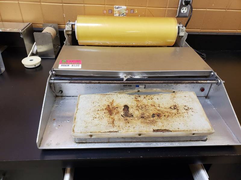 lot 8532 image: Heat seal wrapping maching