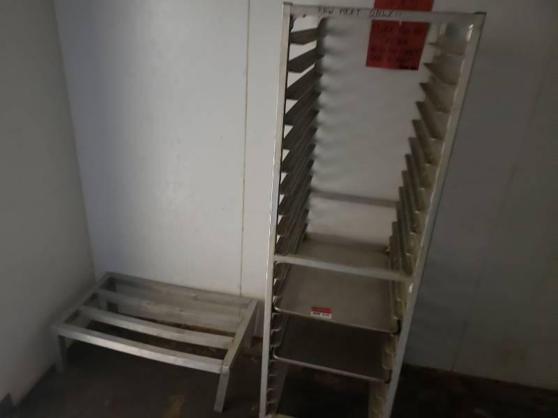 lot 8542 image: Sheet pan rack and dunnage rack