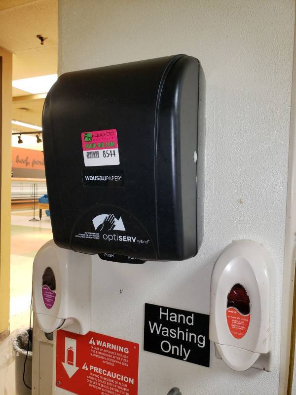 lot 8544 image: Touchless paper towel dispenser