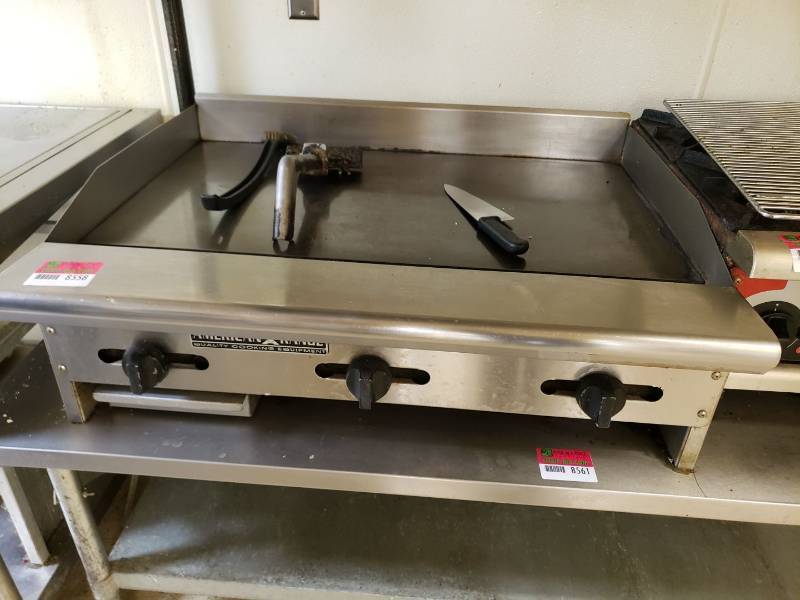 lot 8557 image: American Range 36  flat top grill