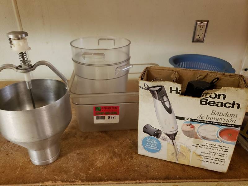 lot 8571 image: pancake depositor and immersion blender