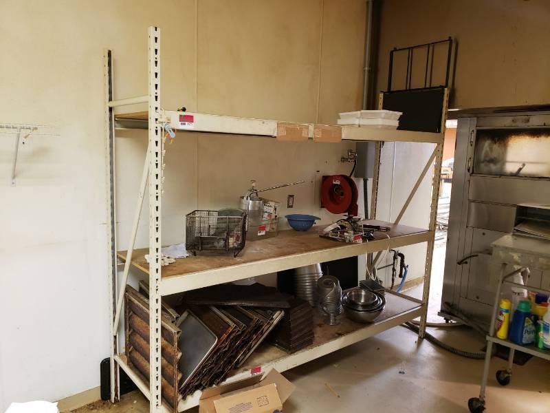 lot 8576 image: 3 shelf pallet rack