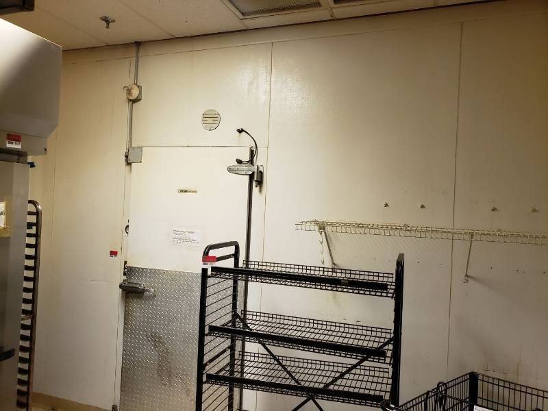 lot 8578 image: Walk in Freezer
