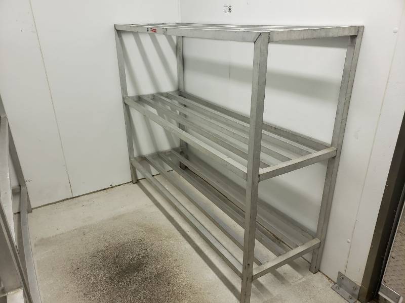 lot 8581 image: 3 tier aluminum dunnage rack