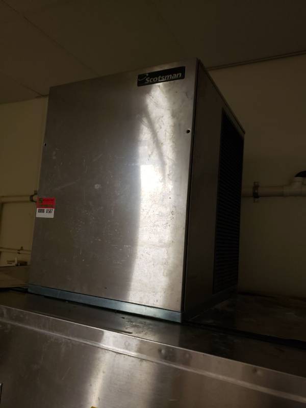 lot 8587 image: Scotsman 1200 lb ice machine head only