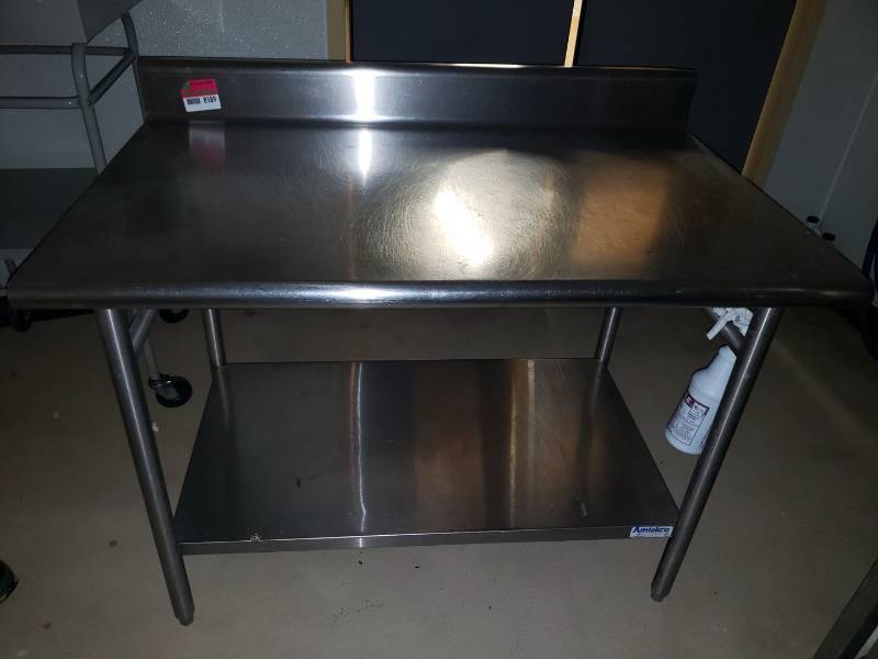 lot 8589 image: All stainless steel table