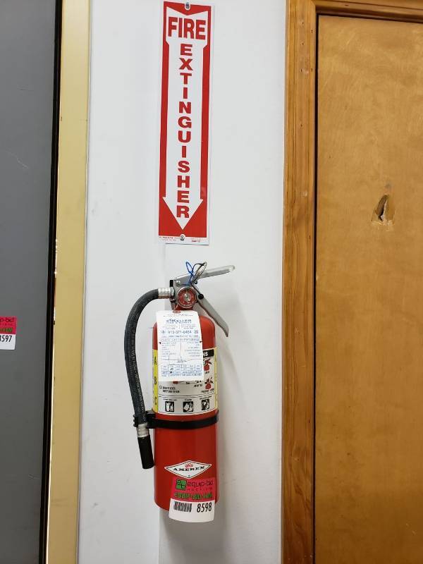 lot 8598 image: Fire extinguisher