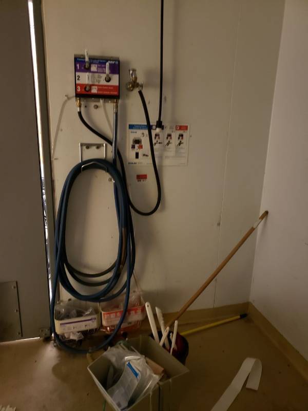 lot 8612 image: Hose and all chemical.controls