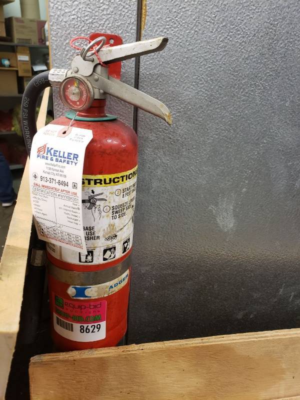lot 8629 image: Fire extinguisher