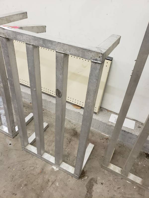 lot 8638 image: Aluminum dunnage rack