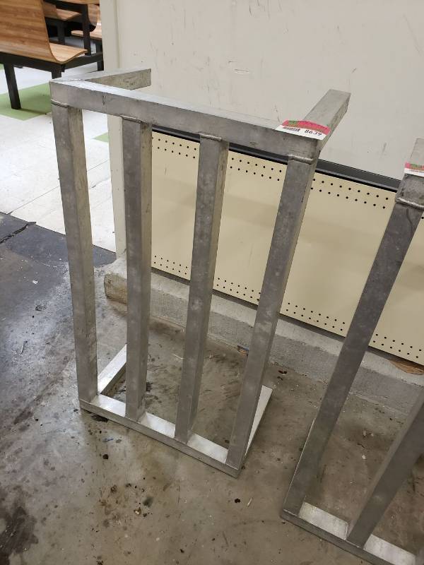 lot 8639 image: Aluminum dunnage rack